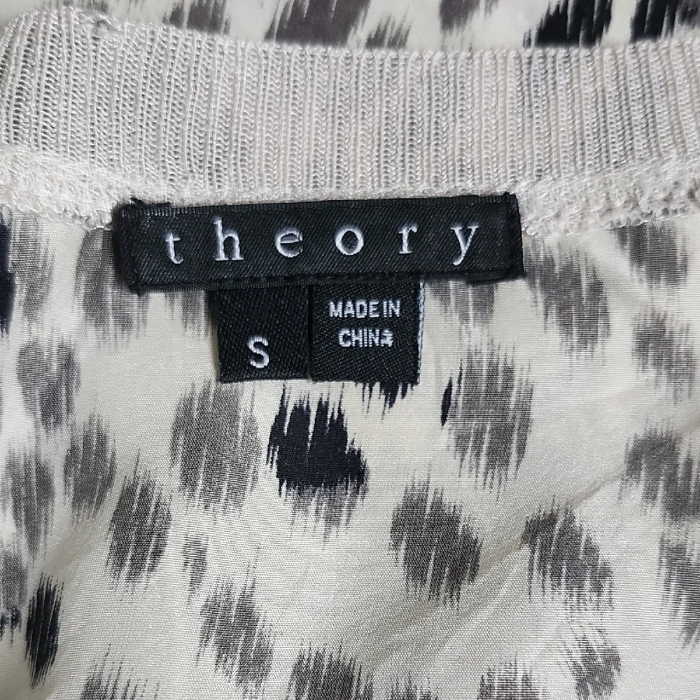 THEORY Maryam 100% silk leopard print buttery soft tank top - Picture 7 of 11